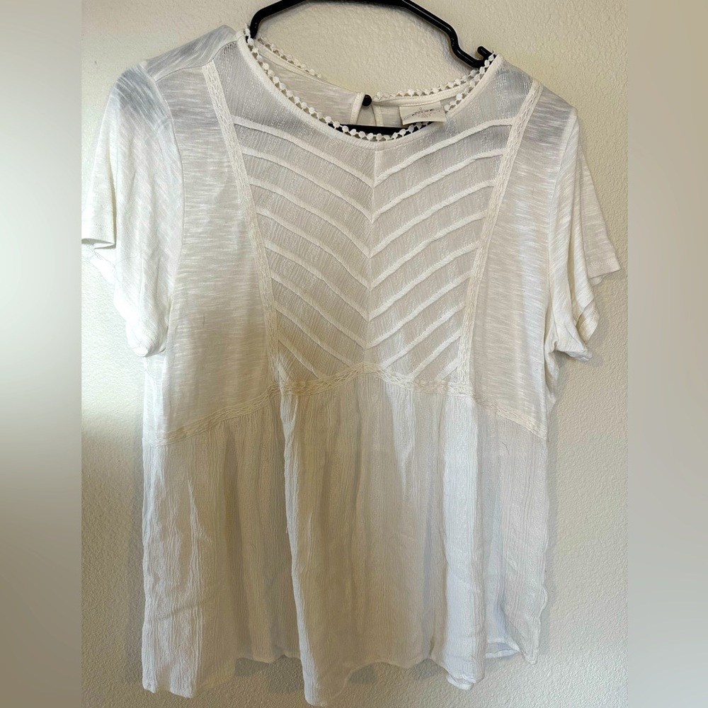 White top size large